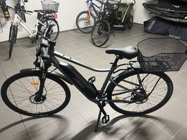 E-Bike schwarz inkl.Korb und Gepäckträger 