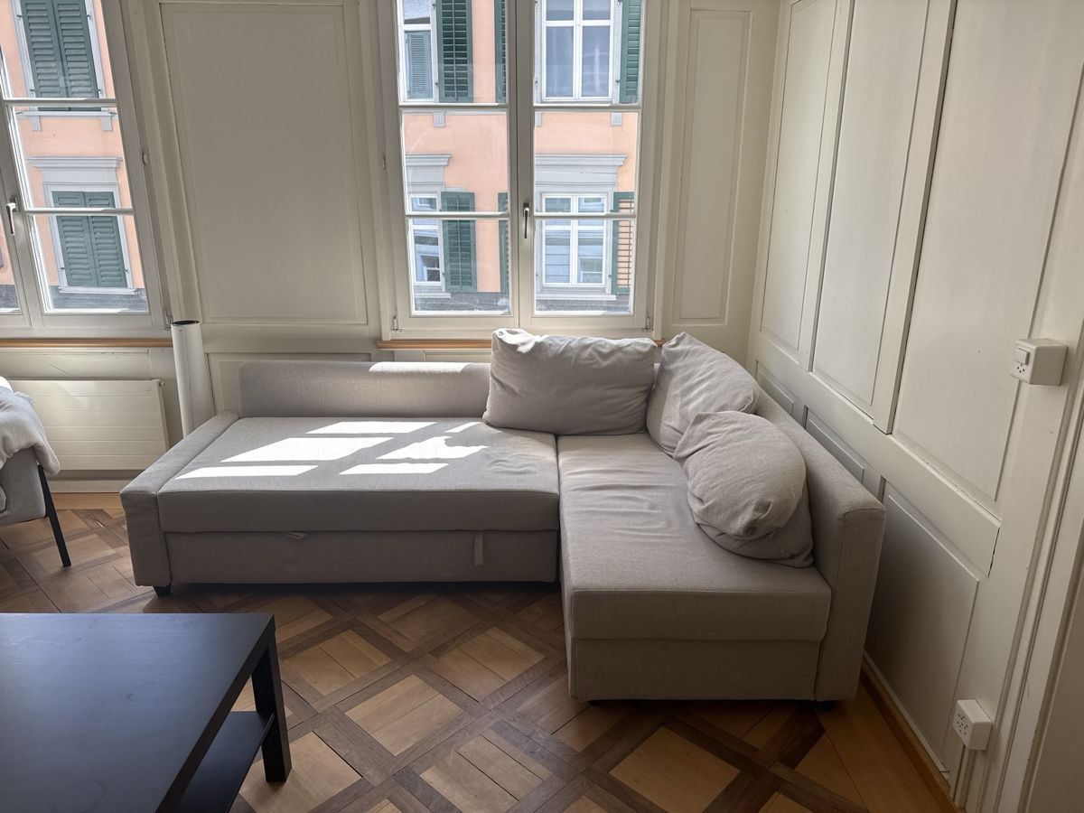 Divani: Beiges Sofa mit Bett Funktion – Usato da Stäfa venduto da goldglitzer