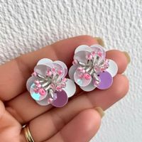 Blumen Ohrstecker - Perlen & Pailletten - Handmade - Elegant