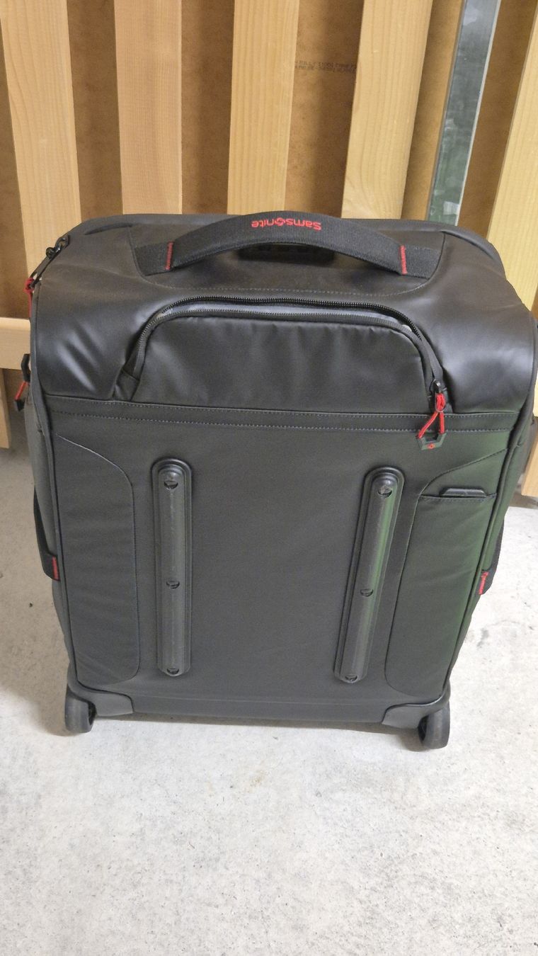 Altro in Aeronautica: Samsonite Ecodiver Reisetasche mit Rollen, 55cm – Usato da Zürich venduto da kirkfdjg 2