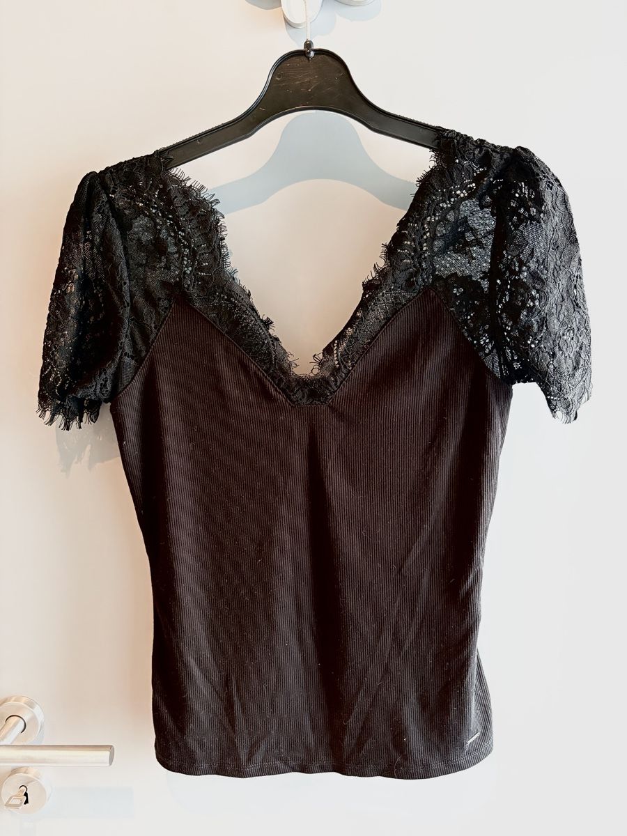 Morgan Top: Haut Morgan dentelle noir taille XS  – Usato da Champlan venduto da Ger77