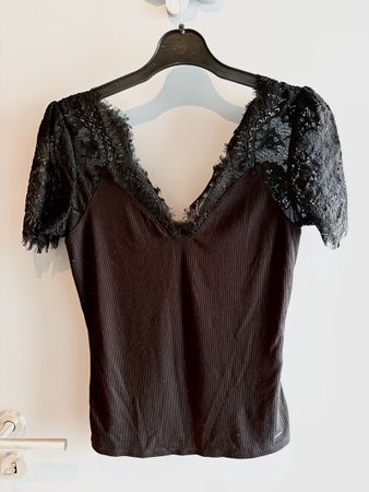 Haut Morgan dentelle noir taille XS 