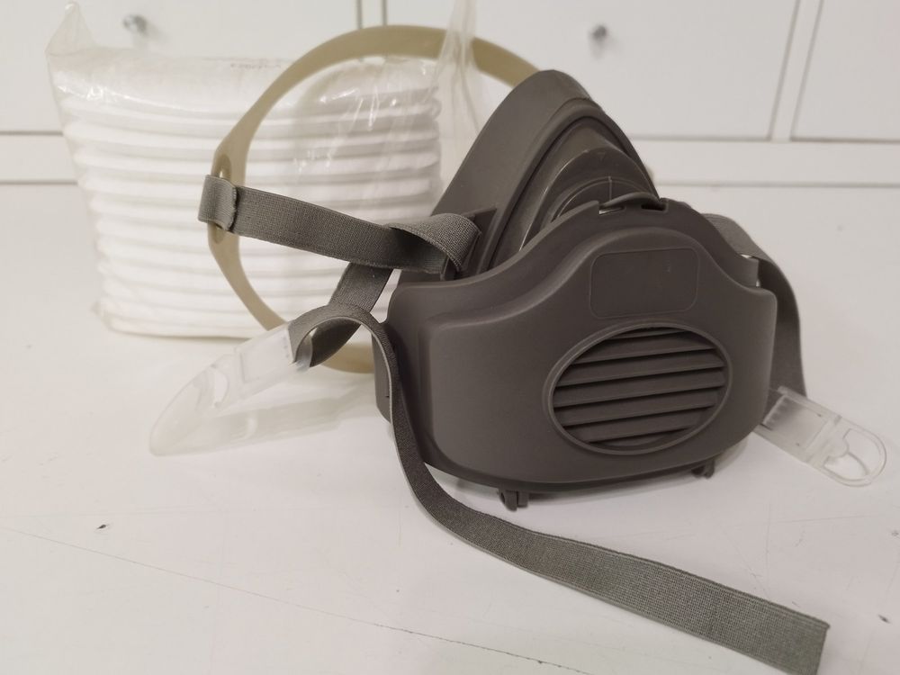 Atemschutz-Maske, Set inklusiv 10x Filter (NEUWERTIG) (Neu (gemäss ...