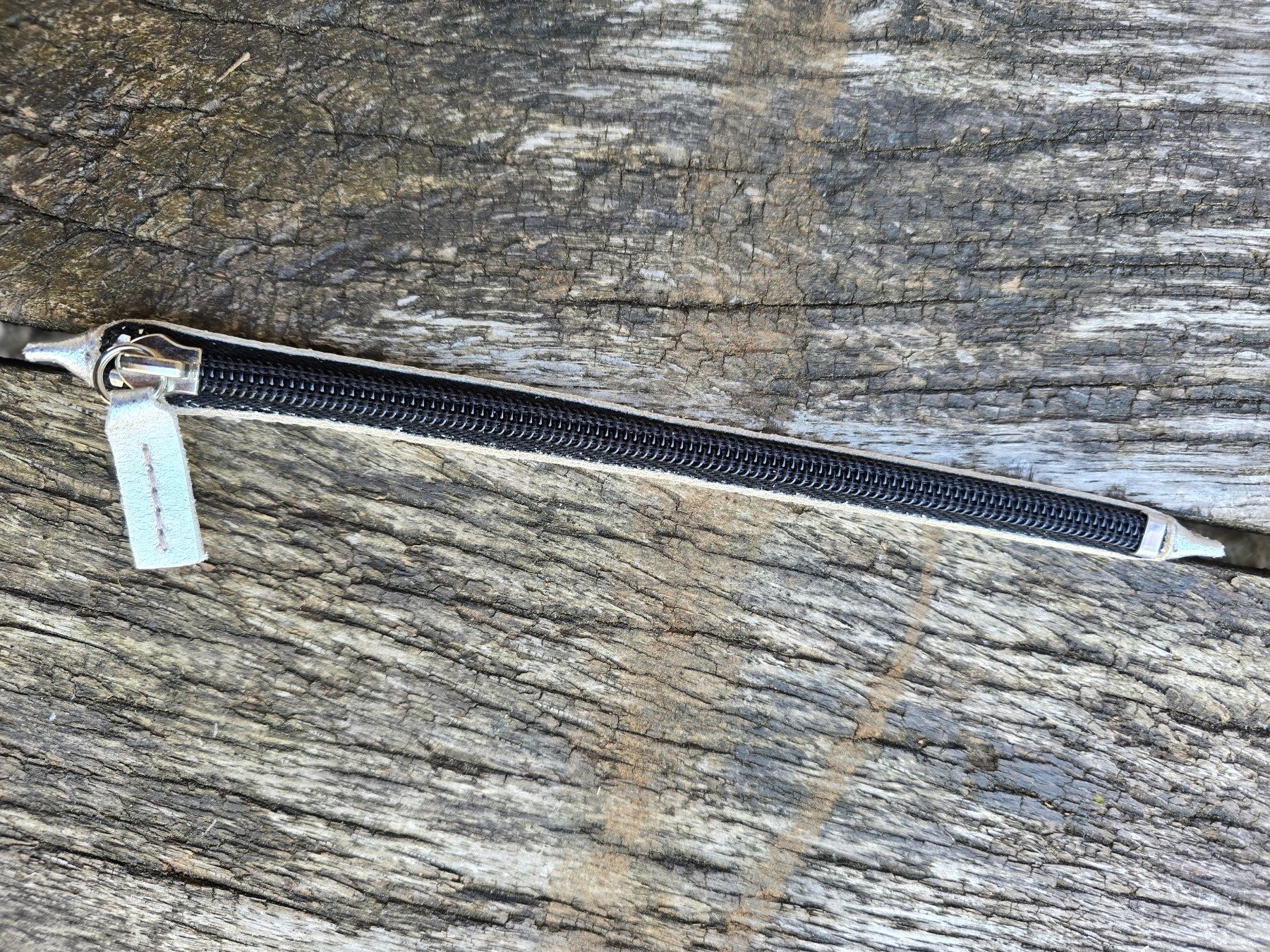 Altro in  Abbigliamento & Accessori: Accessoires: Etui Leder silber glänzend-MACHARTEN – Nuovo (secondo la descrizione) da Romanshorn venduto da Rachacha 3