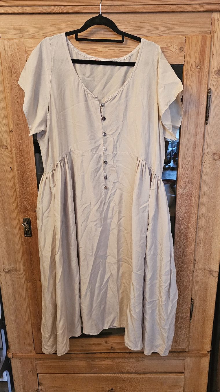 Vestiti: Robe Privatsachen en soie beige, taille 2 – Usato da Etoy venduto da az2011