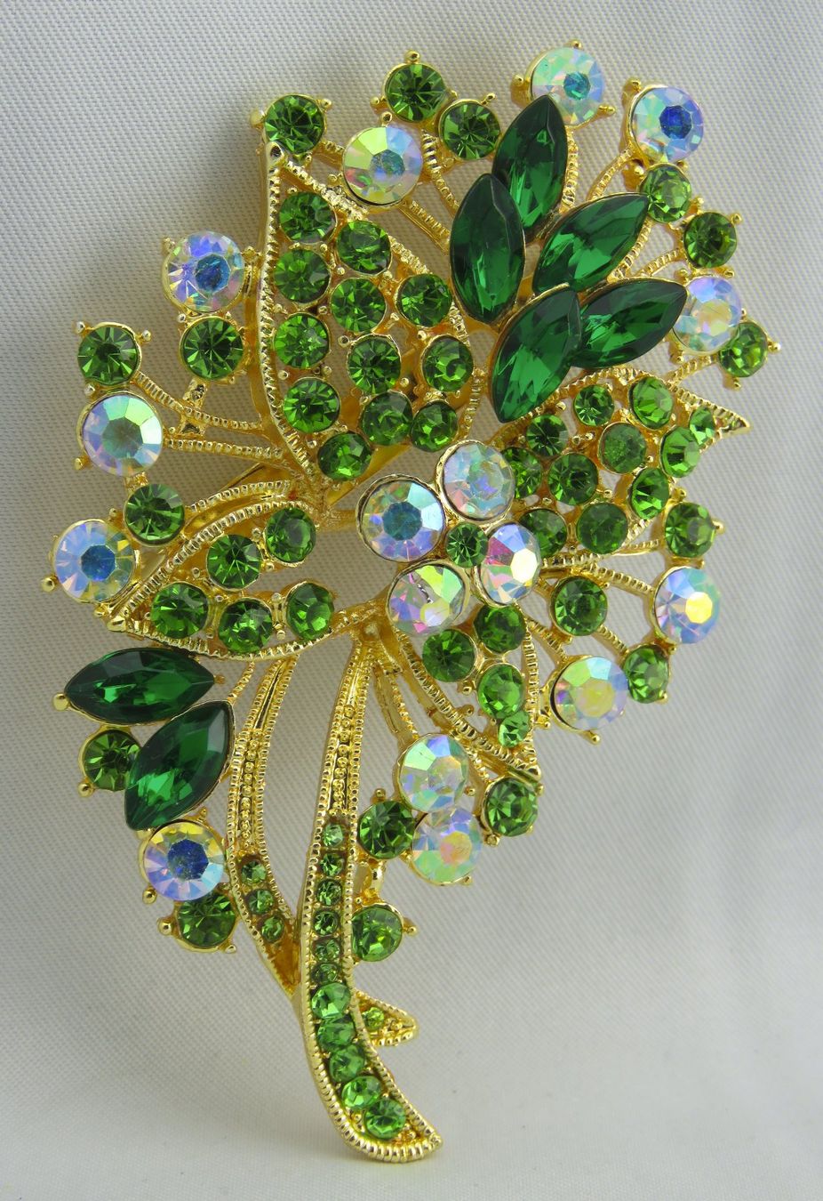 Spille & Fermagli: Brosche  -  mit Glitzersteinen  -  7,5x4,6cm  -  Neu – Nuovo e nell'imballaggio originale da Grenchen venduto da Yamahwildstar16 1