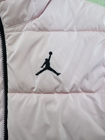Warme, neuwertige Jordan Winterjacke in Rosa, Gr. M