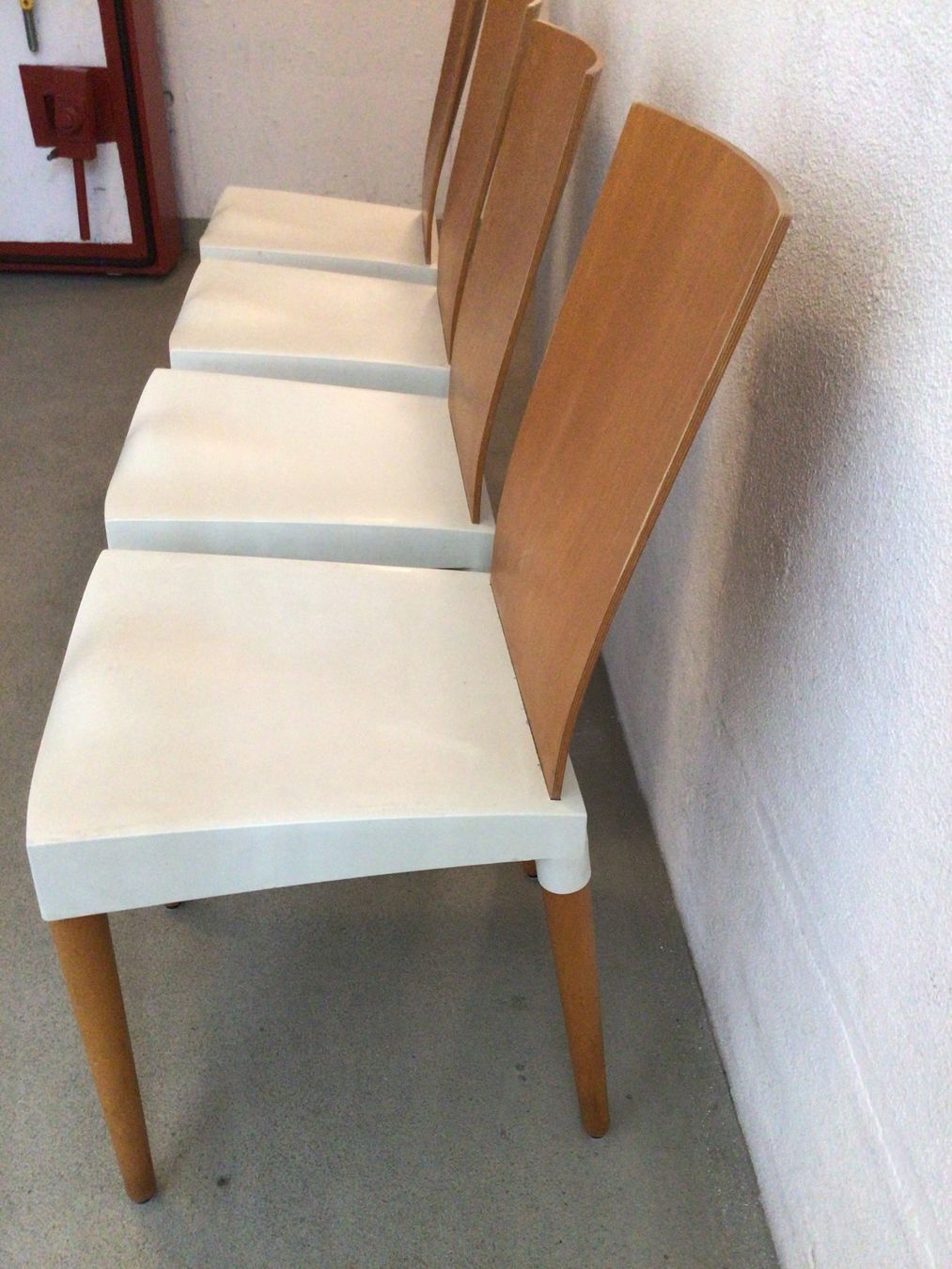 Stühle: 4 Esszimmer-Designerstühle – Gebraucht aus arth von Tasalo 3