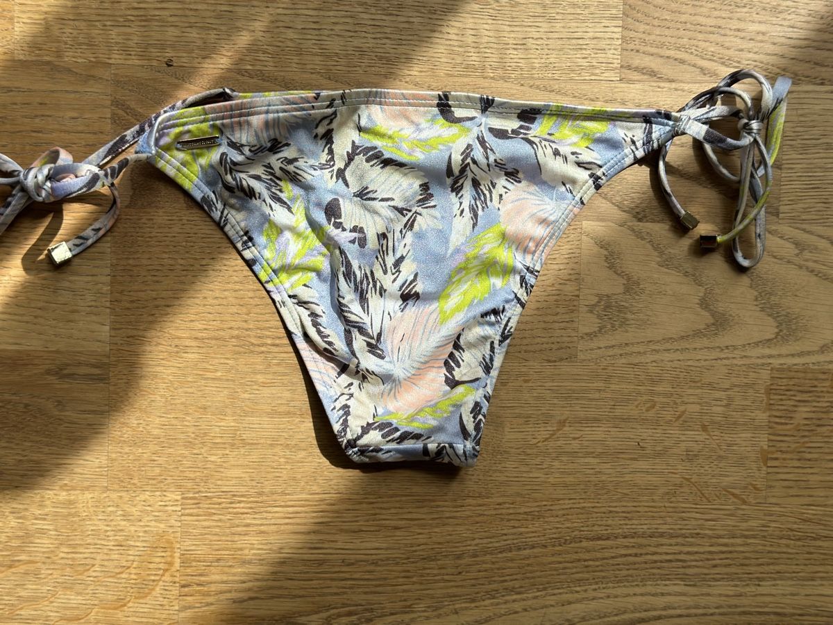 Victoria's Secret Badekleider & Bikinis: Victoria Secret Bikinihose Gr. S – Gebraucht aus Basel von FatmaCan52 4