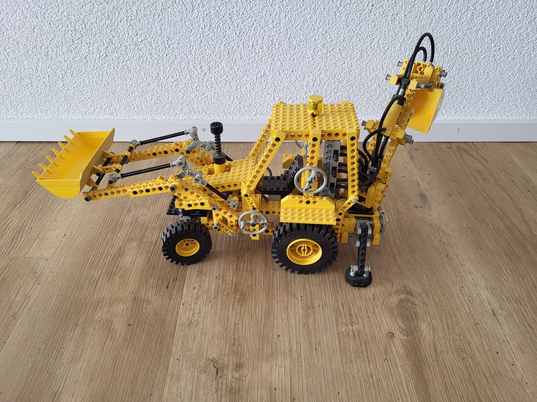 Technics Kit di costruzioni: LEGO Technic 8862 Schaufelbagger von 1989 – Usato da Niederhelfenschwil venduto da Bruce019