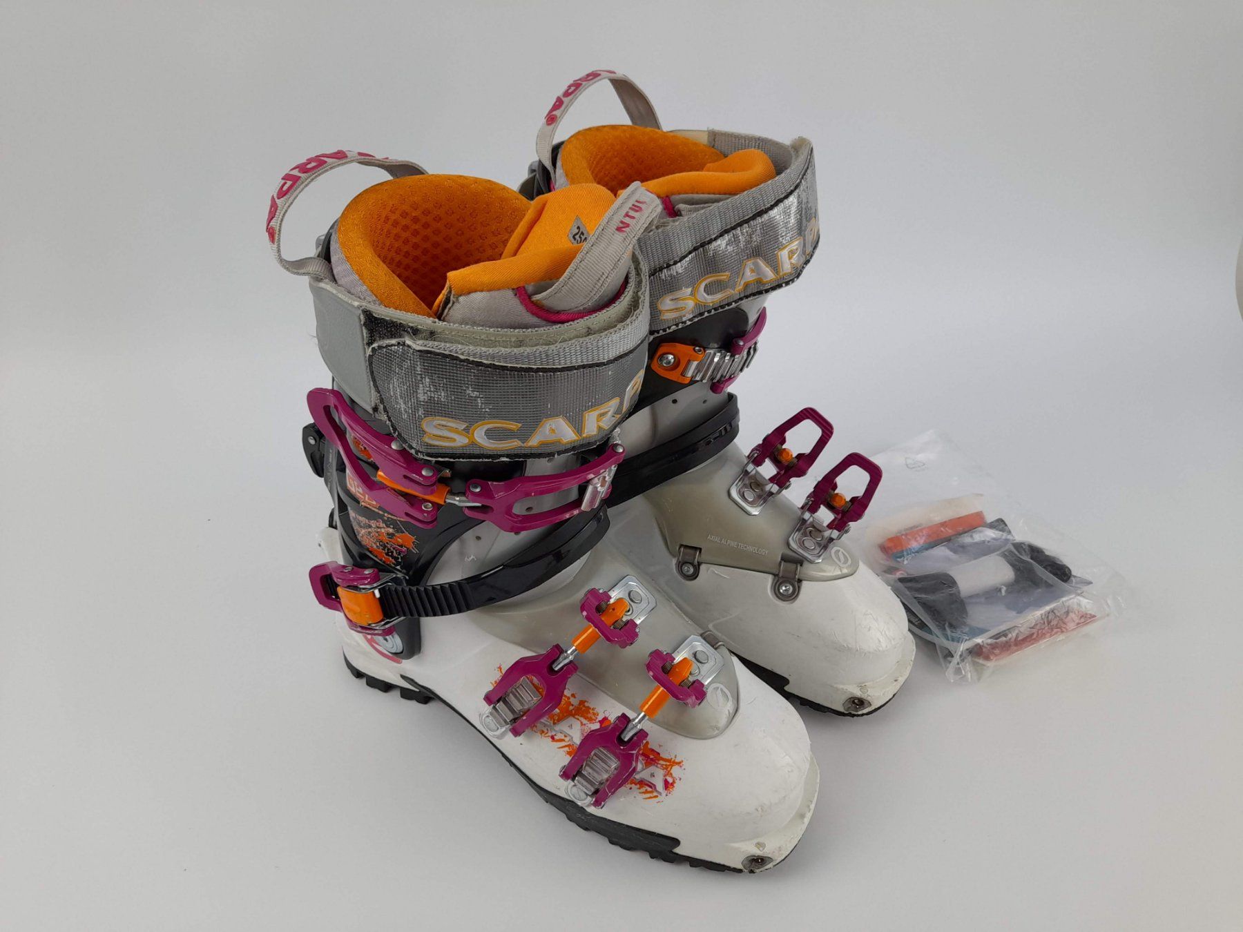Sci: SCARPA Tourenskischuhe – Usato da Liebefeld venduto da Restwert_Liebefeld