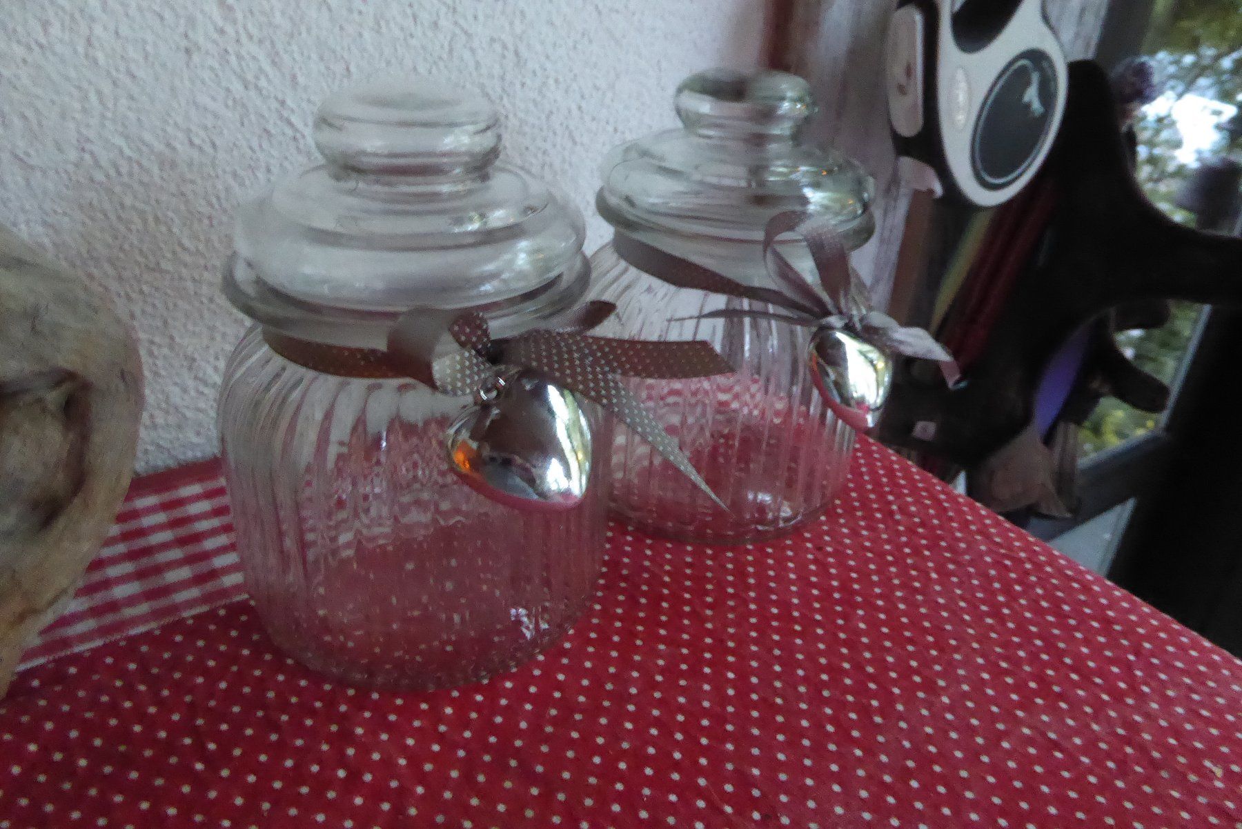 Tutte le decorazioni: 2 Vintage Gläser mit Deckel Glas – Usato da Sargans venduto da Benziner 2