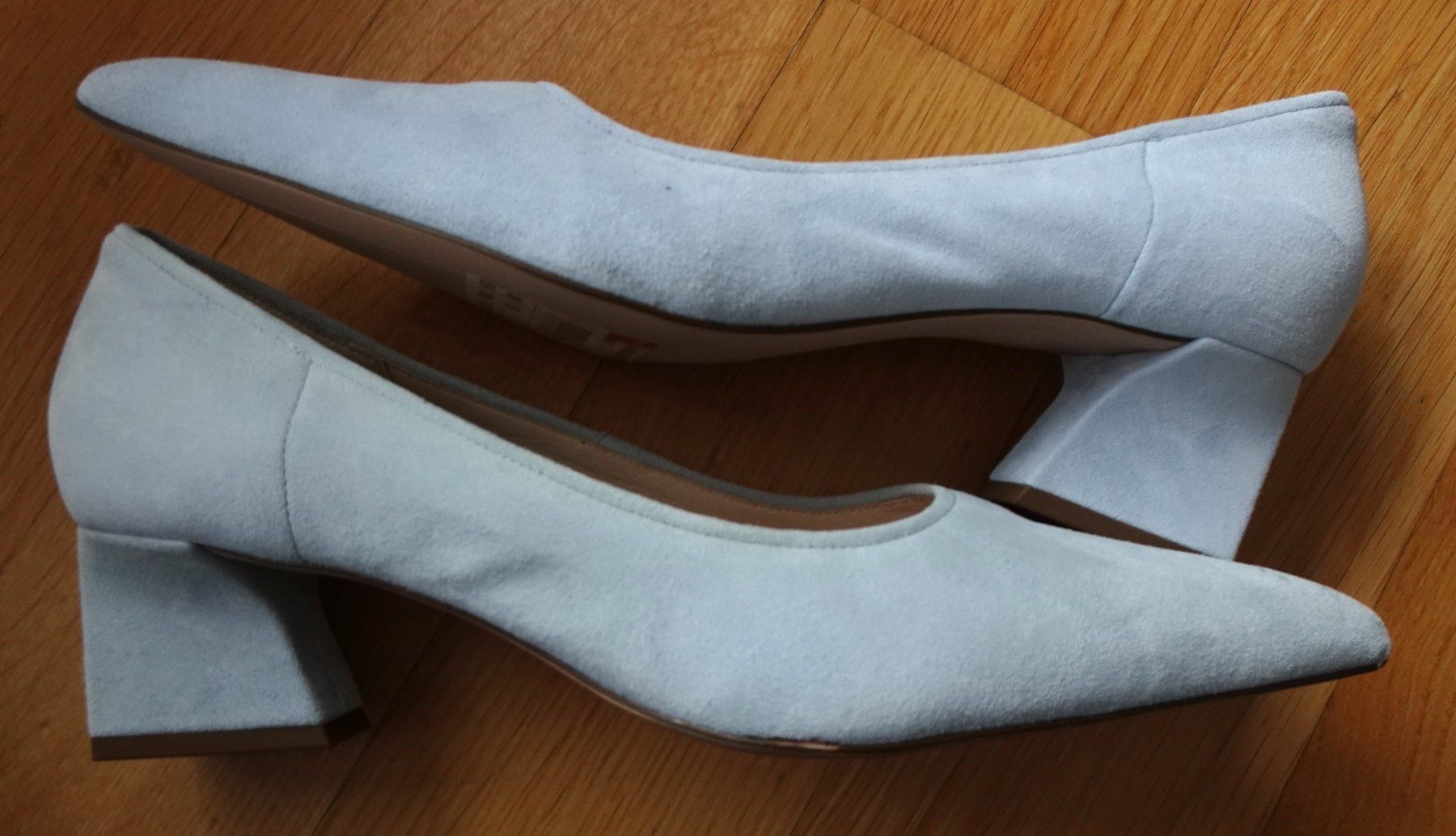 Högl Scarpe da donna: Högl Pumps hellblau eisblau Gr 38.5 5.5 NEU spitz Leder – Nuovo (secondo la descrizione) da Winterthur venduto da blumeblau77 7