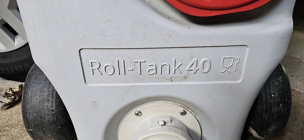 Tränken & Tröge: Mobiler Abwassertank – Gebraucht aus Aarau Rohr von Adoxa 1