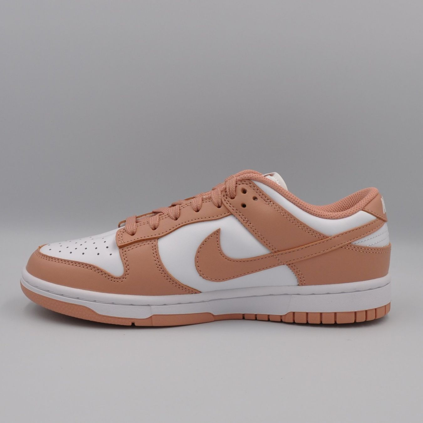 Nike Scarpe da donna: Nike Dunk Low Rose Whisper 39 – Nuovo e nell'imballaggio originale da Bern venduto da SneakerheavenLT 2