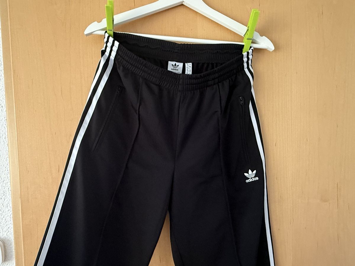 Adidas Pantalons: Adidas Trainerhose – D'occasion à Wilen (Sarnen) par aninaschwab 4