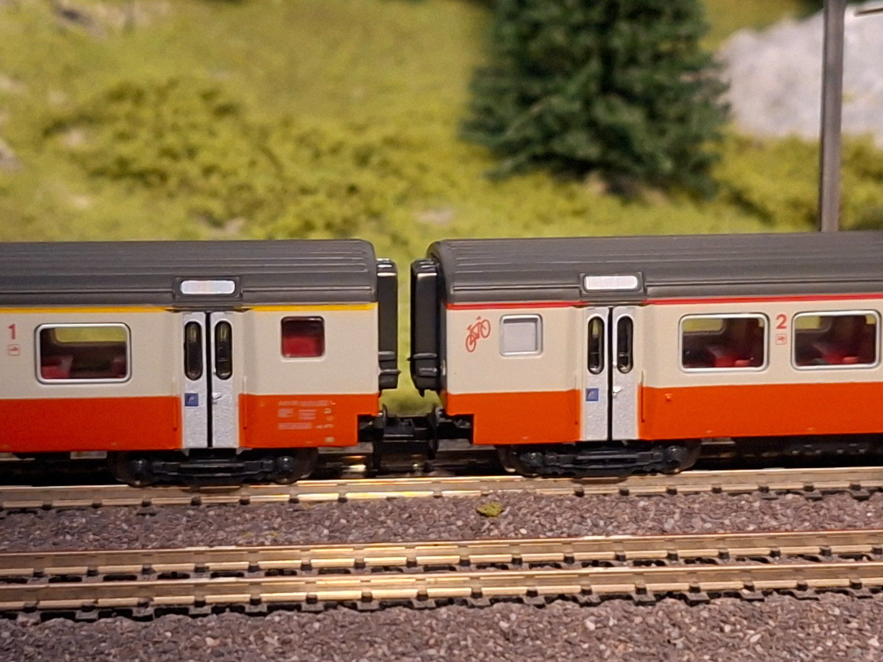 Trix Modellini di ferrovie: Minitrix Swissexpress – Nuovo (secondo la descrizione) da Liesberg Dorf venduto da Wispli3 4