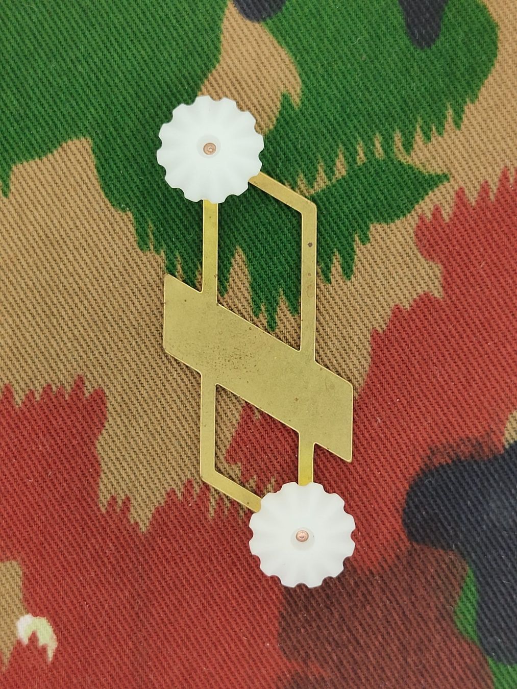 Plaketten & Abzeichen: Gradabzeichen Major Ord. 1990, Variante 1 – Gebraucht aus Bauma von SwissMilitaria 1