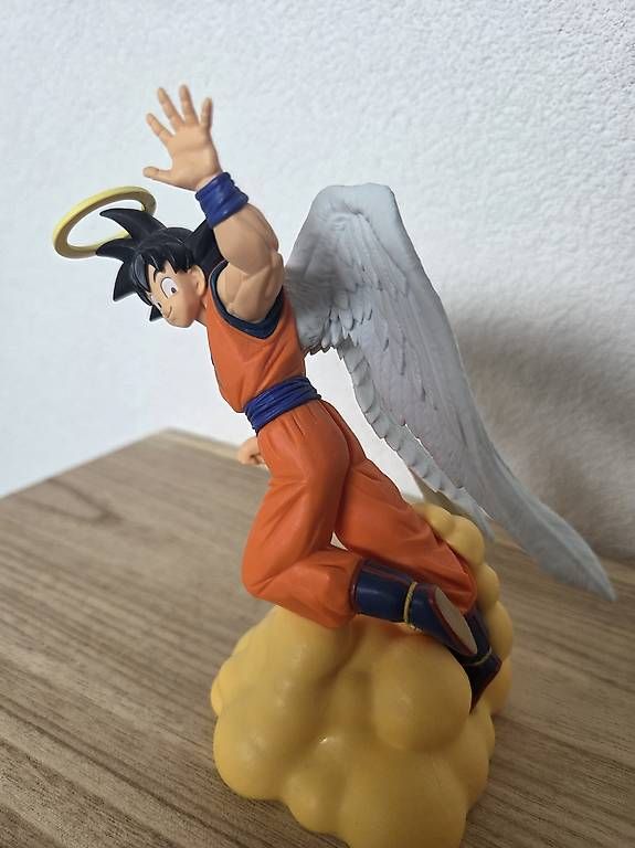 Toutes les décorations: Figurine son goku – D'occasion à Chavornay par ivan_85 1