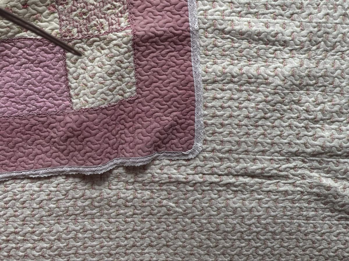 Coperte: Patchworkdecke rosa/weiss, Handarbeit, neuwertig! – Usato da Herzogenbuchsee venduto da SaRaDe77 2