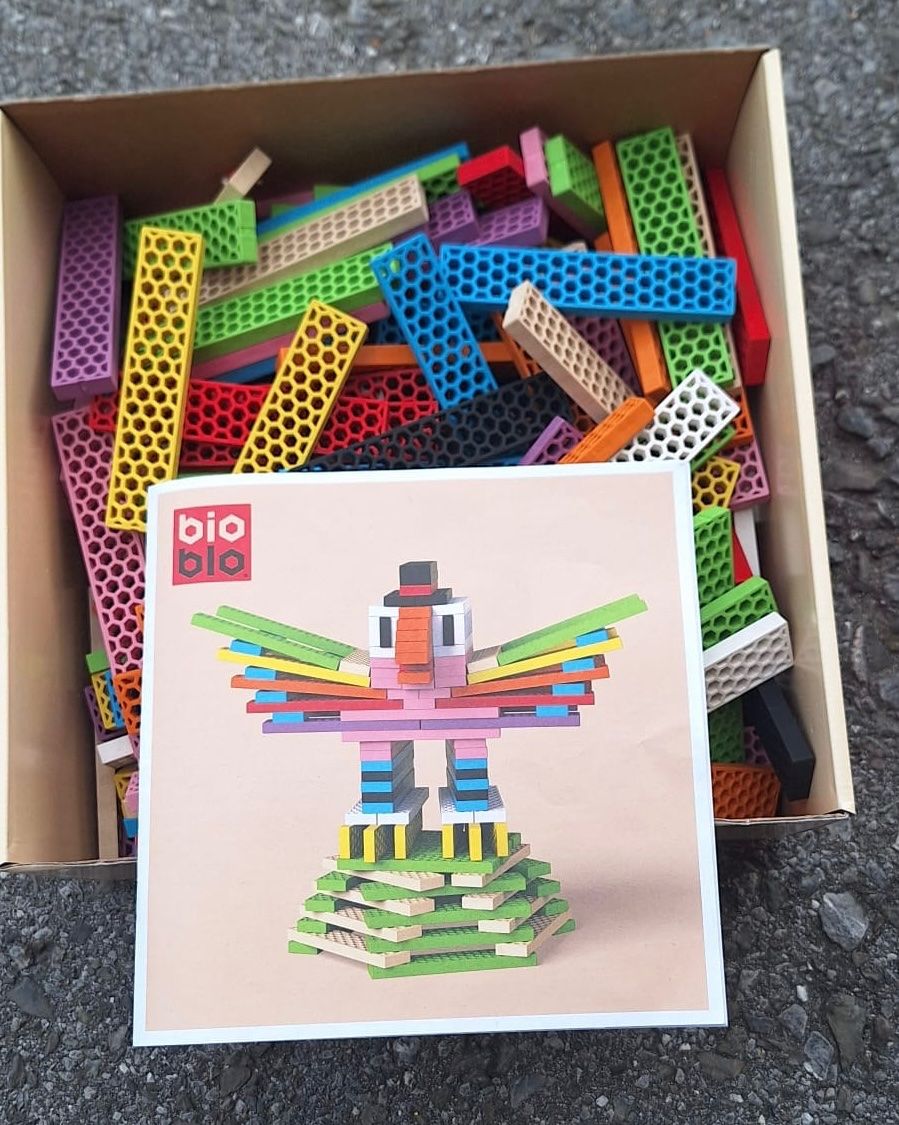 Spielzeuge: Fun Box "Multi-Mix" mit 200 Bausteinen – Gebraucht aus Sigriswil von rub_w2jb 1