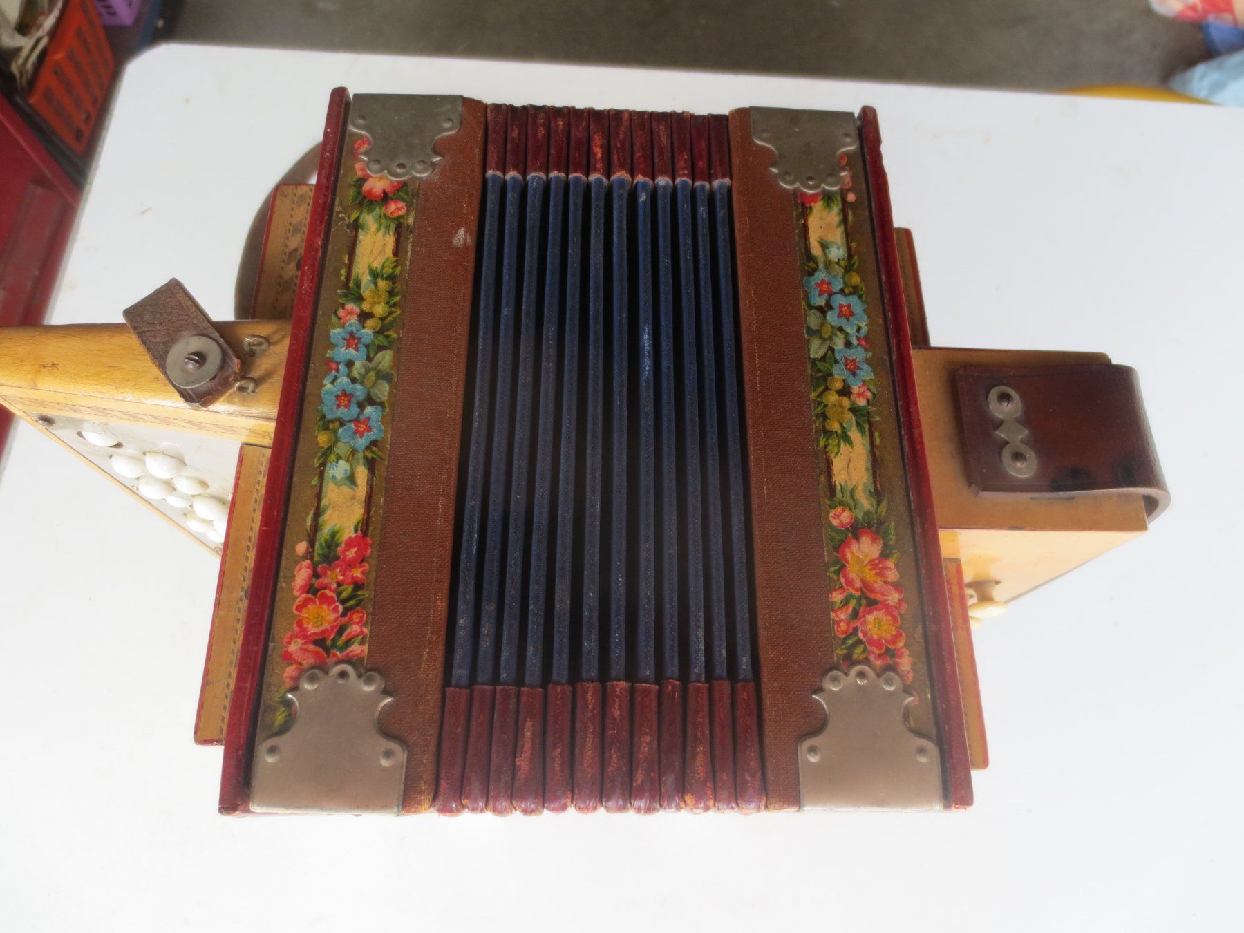 Strumenti musicali: Antike Handharmonika – Usato da Weier im Emmental venduto da waefler03 4