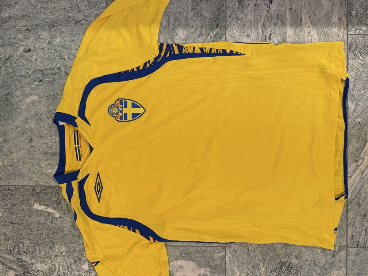 Umbro Canottiere & Pantaloni: Schweden Trikot – Usato da Maisprach venduto da Steini015
