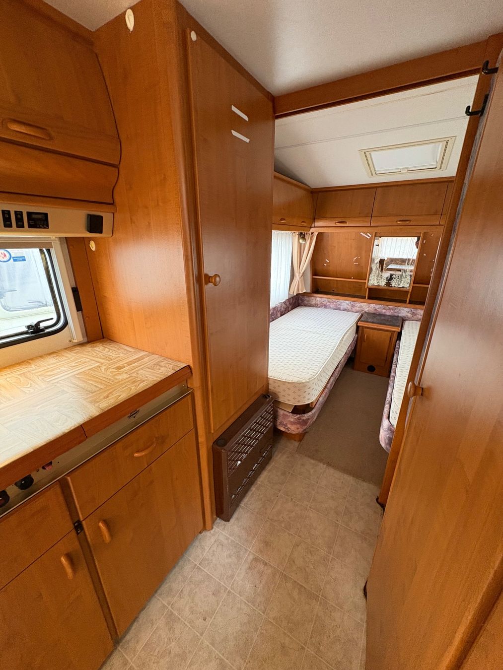 Hobby Camping Fahrzeuge: Hobby 535 (1995) mit Einzelbetten – Gebraucht aus Siggenthal von FUNNY-CAMPER 4
