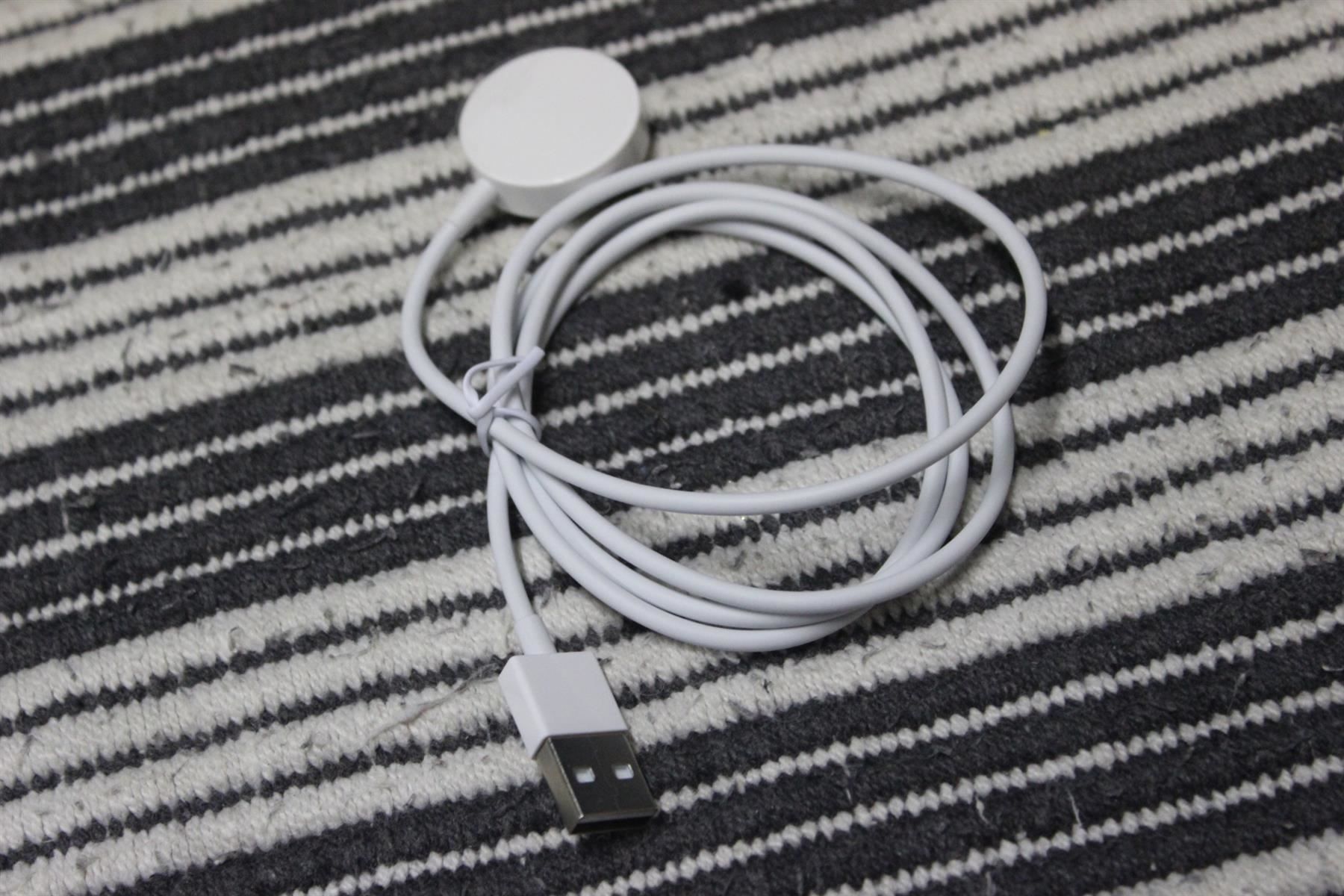 Accessori per Smartwatch: Ladegerat  Kabel USB  apple watch – Nuovo (secondo la descrizione) da Kirchdorf AG venduto da Aarereuss 4