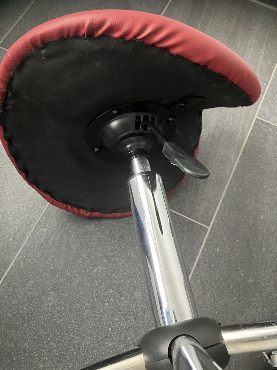 Sedie: Sattelsitz / Stuhl rot – Usato da Bettwiesen venduto da Zustand57 5