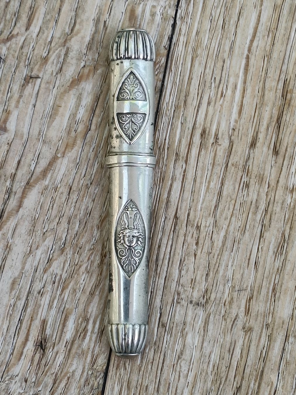 Statuette: Antike Nadel Dose mit Nadeln – Usato da Brugg AG venduto da Ente015 2