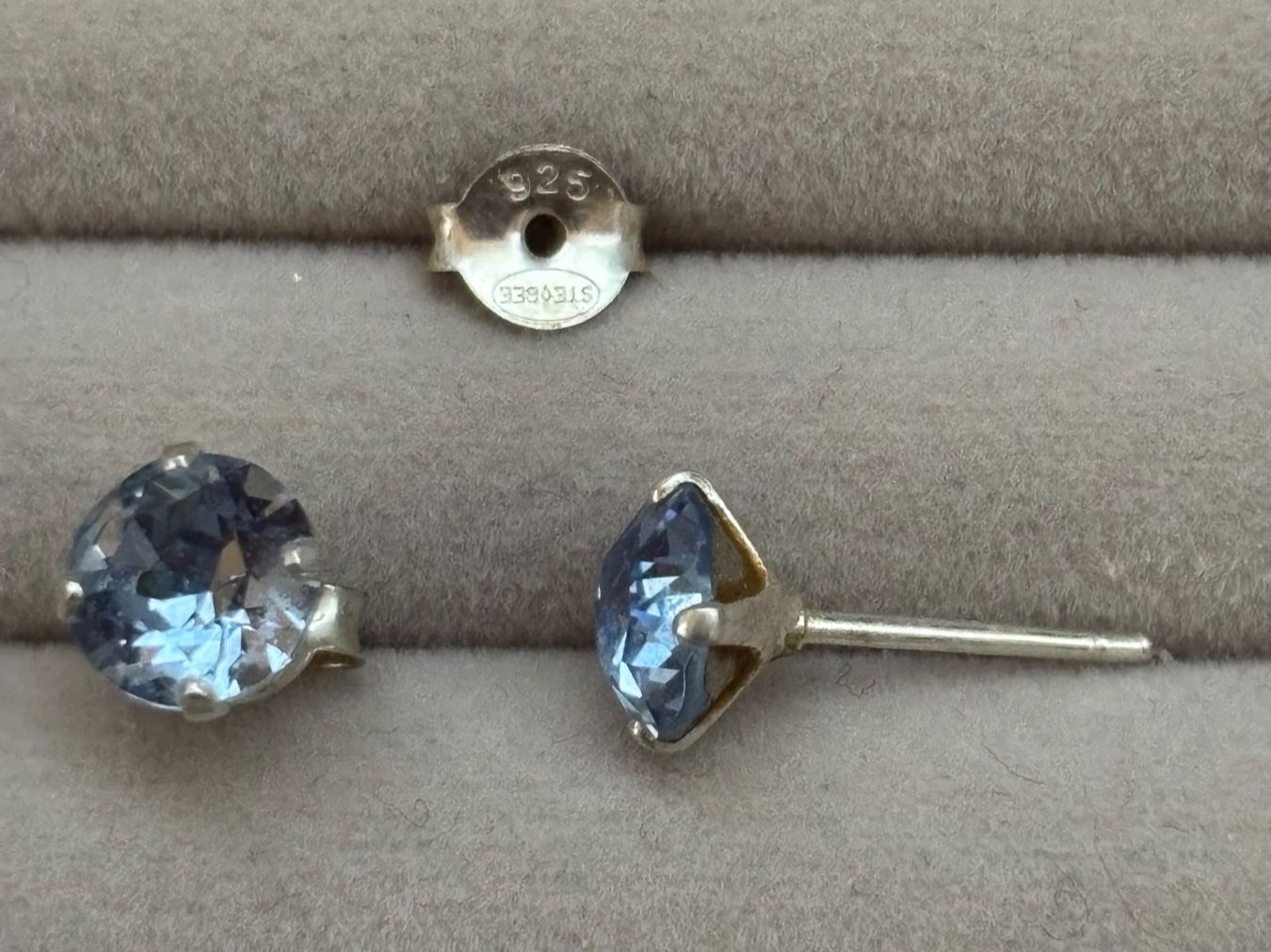 Orecchini pendenti & Orecchini a lobo: Silberohrstecker 925 mit blauem Zirkoniastein – Usato da Wenslingen venduto da sal_58dr 1
