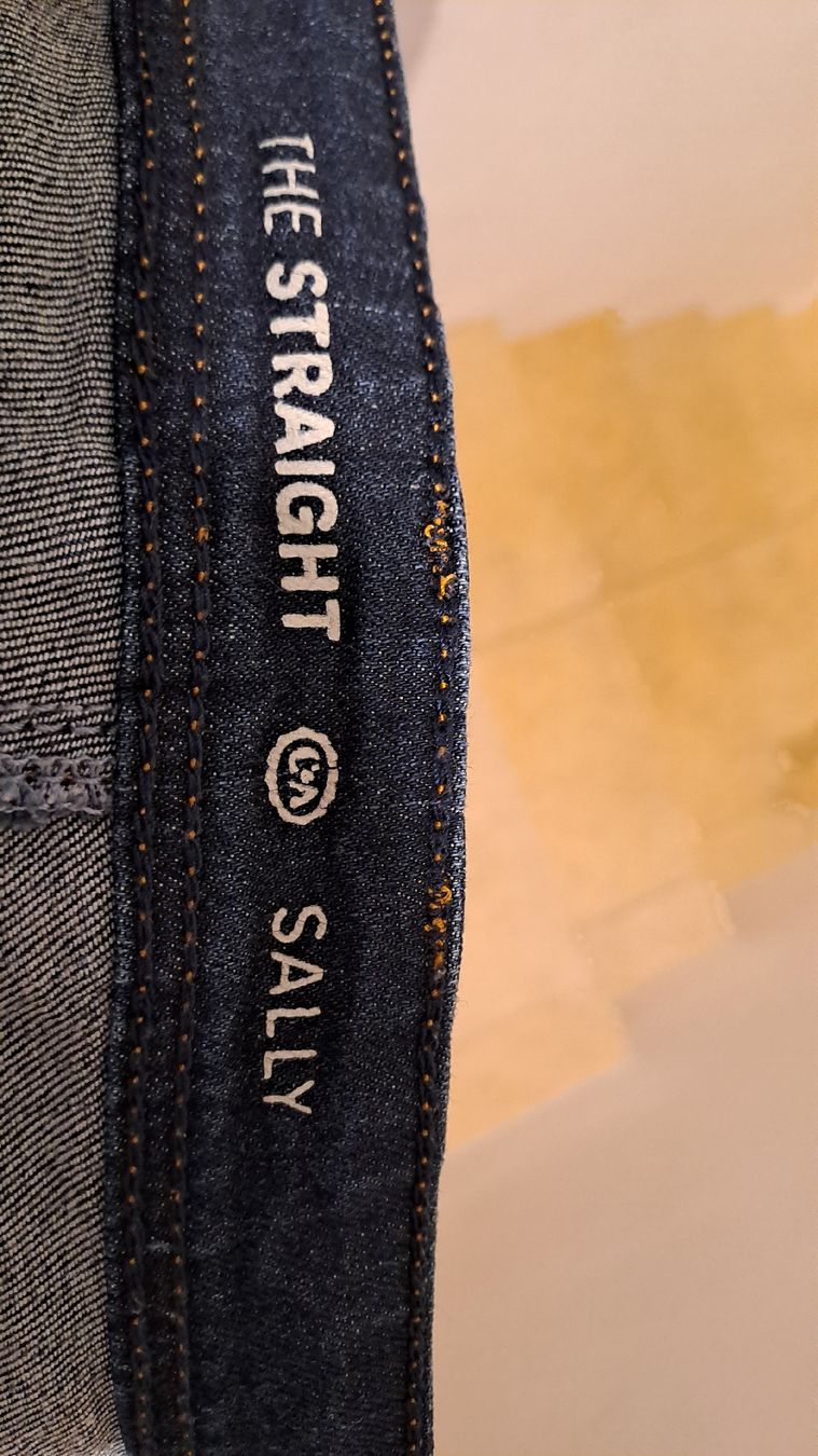 C&A Jeans: Jeans bleu foncé taille 36 – Usato da Rolle venduto da Loutre84 2
