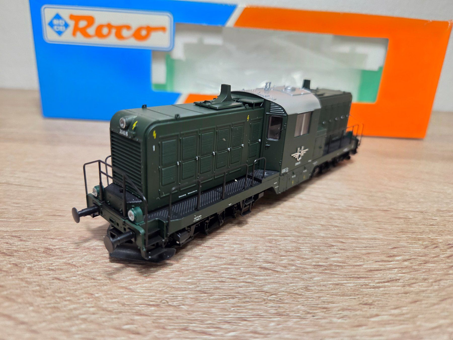 Roco Modellini di ferrovie: Roco 43554 Diesellok 2045 ÖBB H0 – Usato da St-Aubin-Sauges venduto da Lo_Go 2