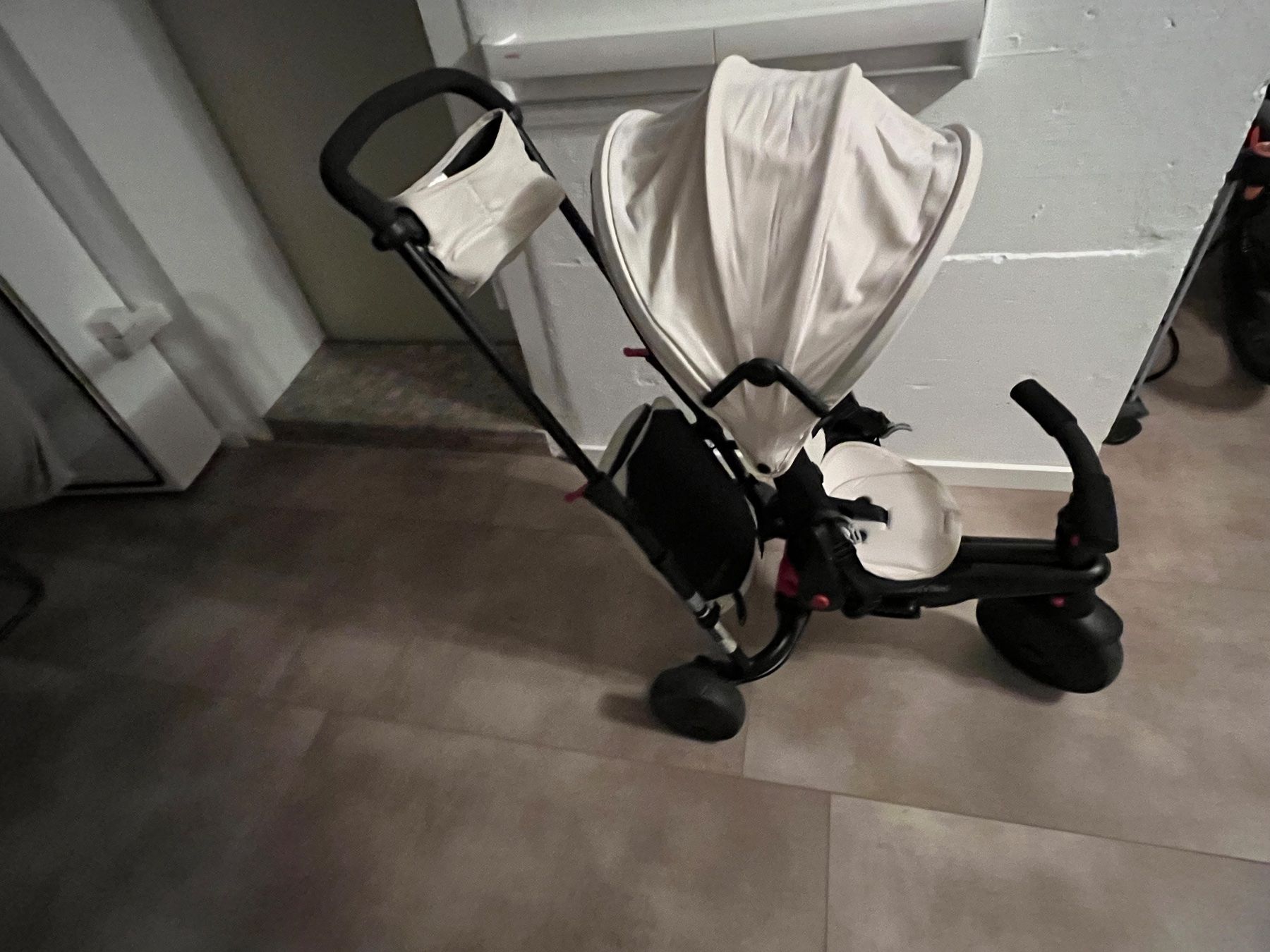 Carrozzine: Dreirad & Kinderwagen in einem. SmarTrike smarTfold STR7 – Usato da Solothurn venduto da sim_x9z6