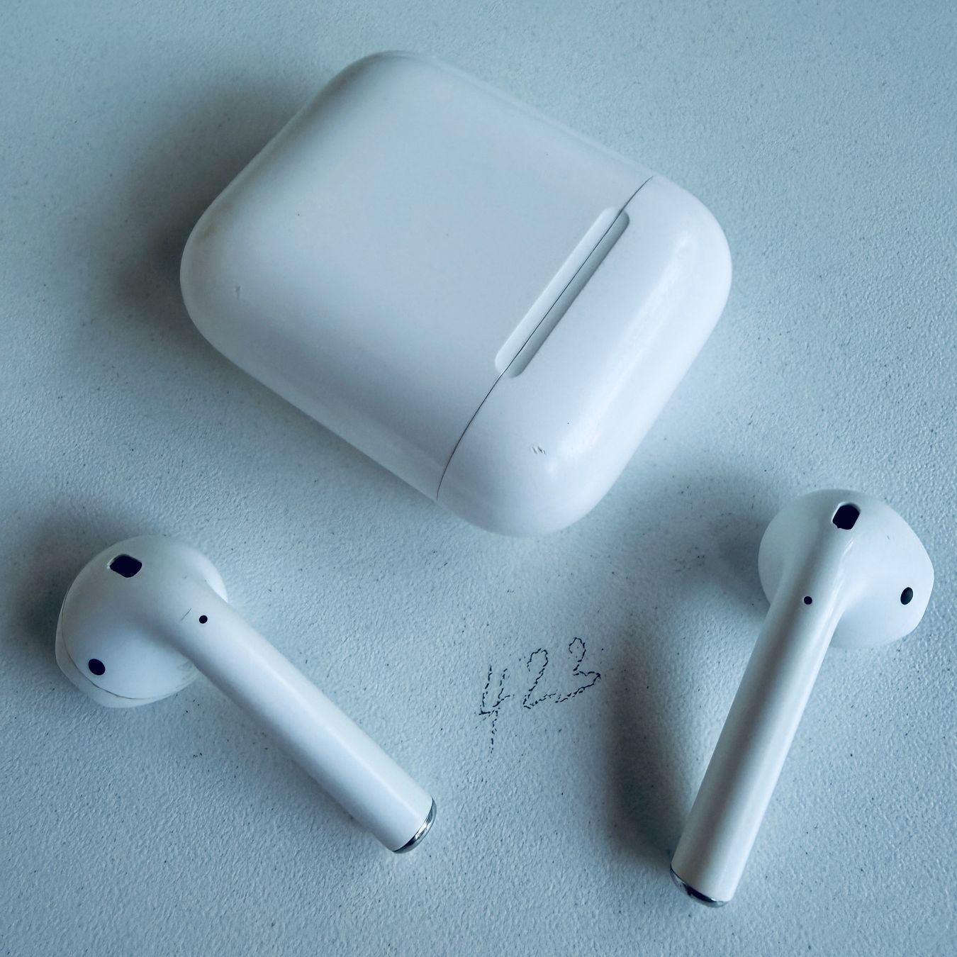 Apple Kopfhörer: Original Apple AirPods 2 Gen. Wireless Kopfhörer & Case – Gebraucht aus Basel von MY.AIRPODS.SHOP 6