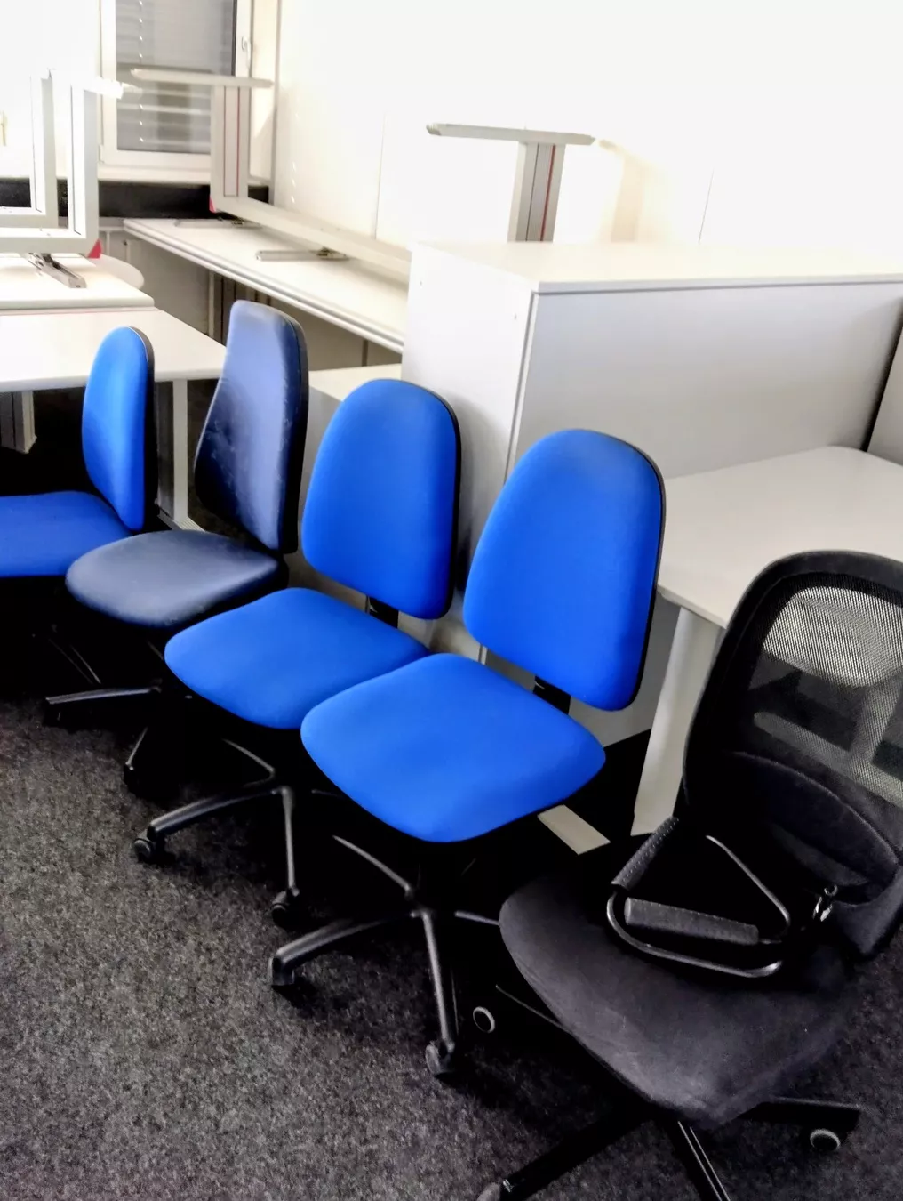 Stühle: 5 Bürostühle – Gebraucht aus Grafstal von rsimi