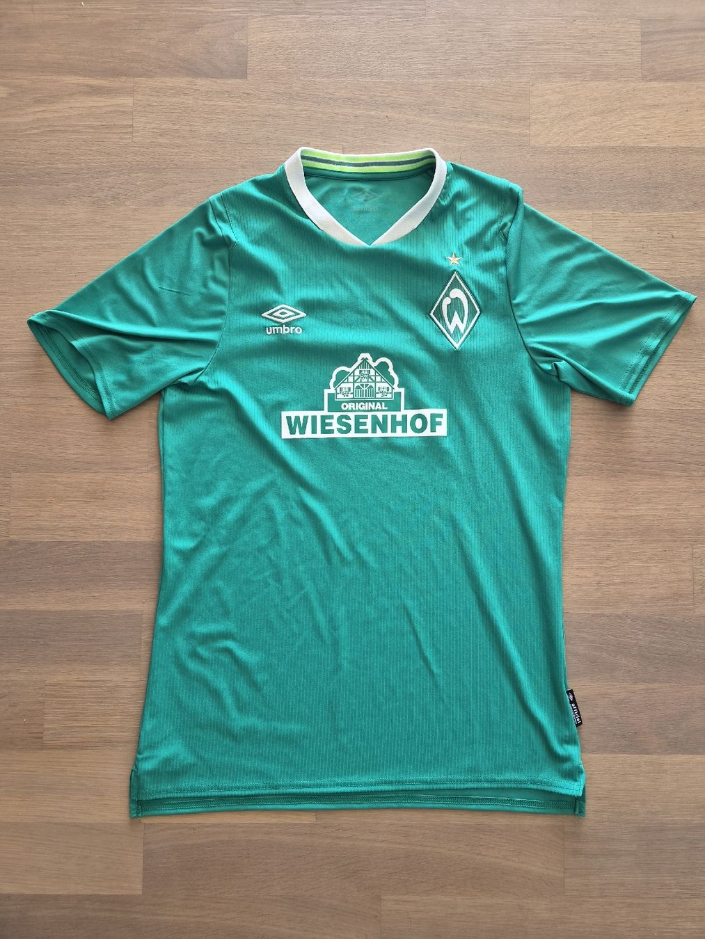 Hummel Canottiere & Pantaloni: Werder Bremen Trikot - Grösse M – Usato da Winterthur venduto da MagicRob