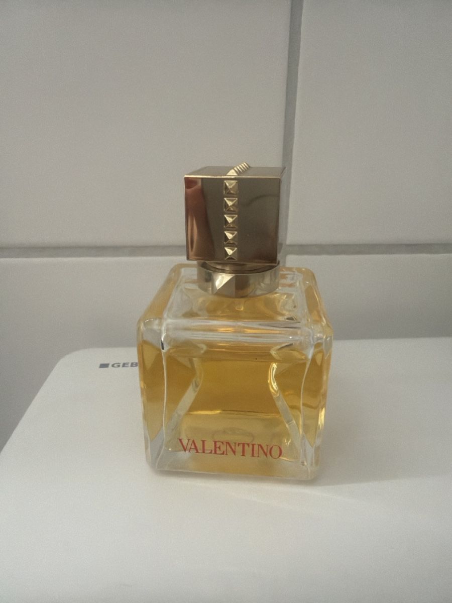 Valentino Profumi & Eau de Toilette: Valentino Donna Eau de Parfum – Usato da Wangen b. Olten venduto da Sarina93881621