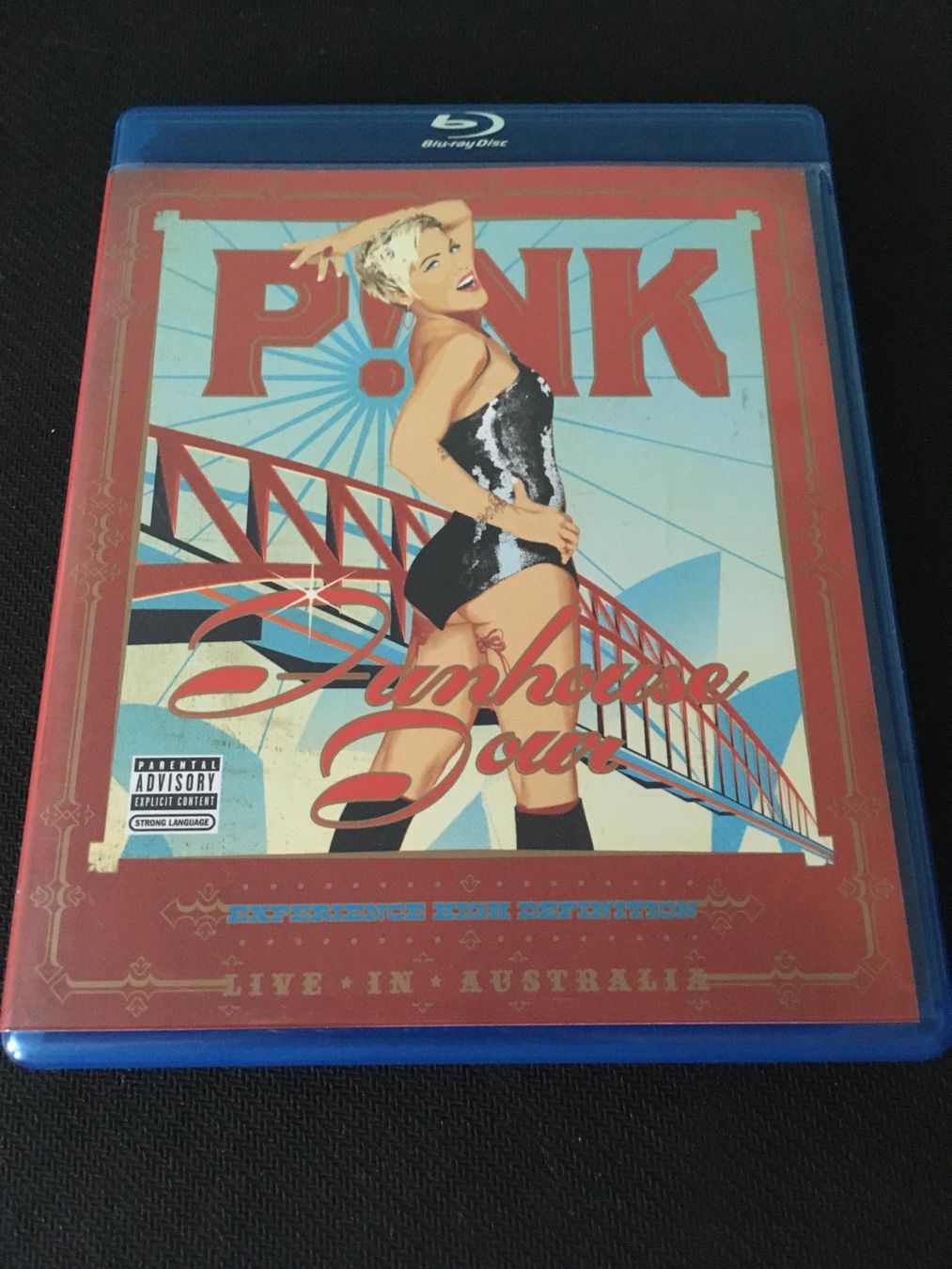 Alle DVDs: Pink - Funhouse Tour [Blu-ray] – Gebraucht aus St.Gallen von MedienJoe