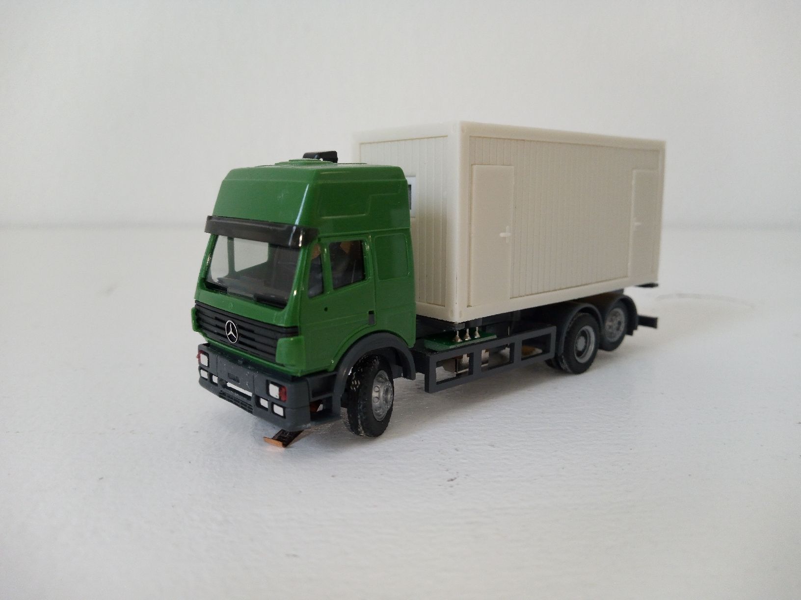 Voitures modèles: Faller Car System Lastwagen Mercedes mit Container – D'occasion à Arlesheim par Miniaturparadies