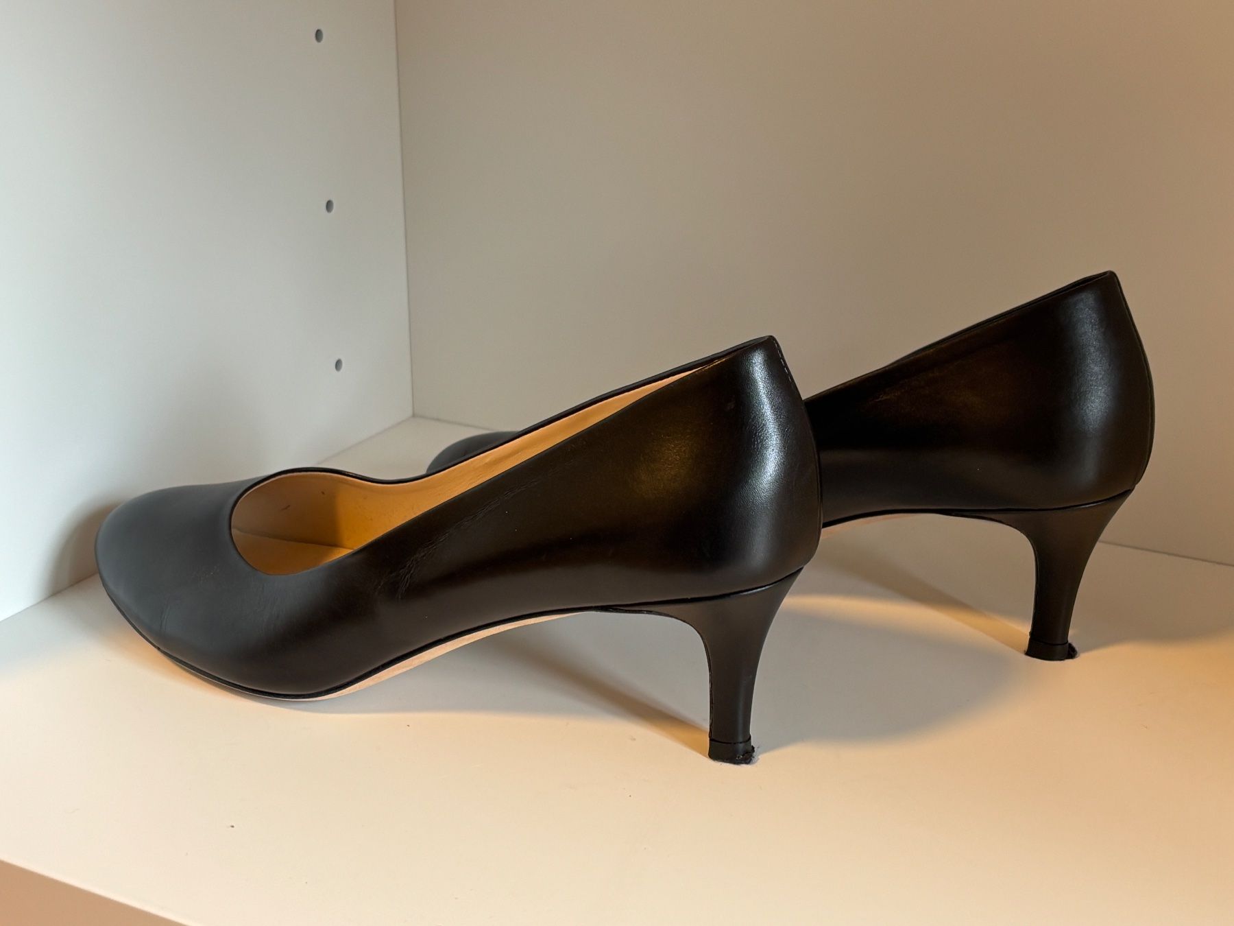 Navyboot Scarpe da donna: Navyboot Pumps schwarz Leder Grösse 38.5 gebraucht – Usato da Emmenbrücke venduto da des_q7yr 2