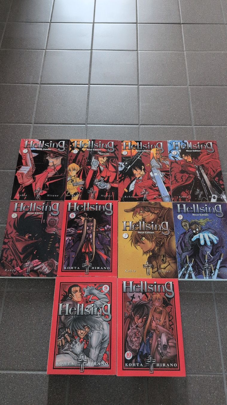 Fumetti: Hellsing Manga Serie Komplett Band 1-10, – Usato da Pfäffikon ZH venduto da san_leu