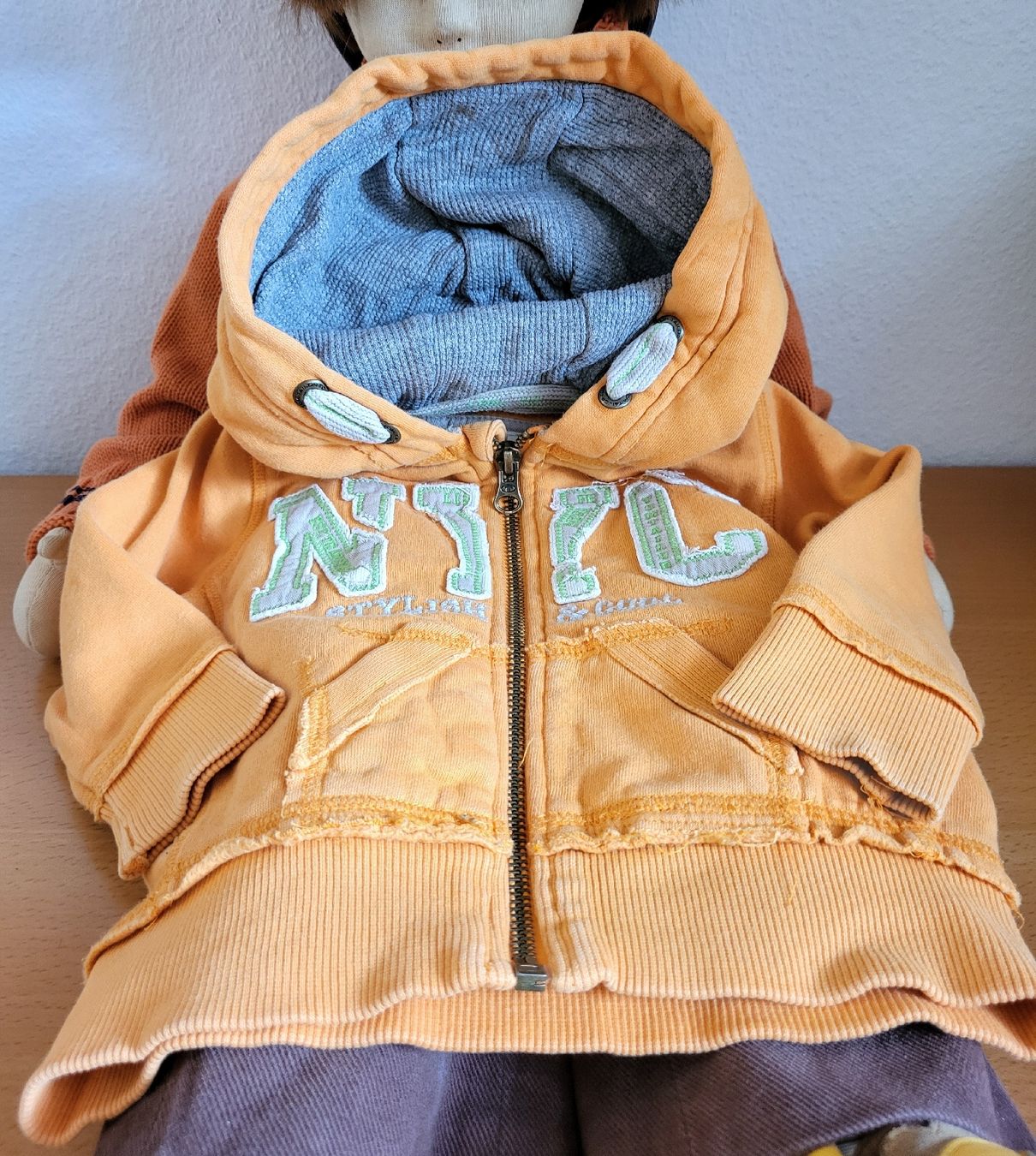 Bambole: Puppe mit Kleidern  – Usato da Winterthur venduto da Baer49 4