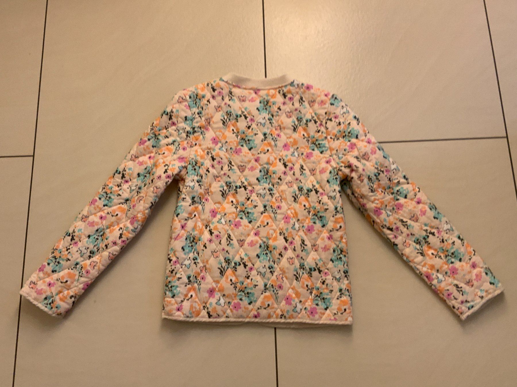 S.Oliver Giacche & Cappotti: Übergangsjacke mit Blumen Mädchen 128 – Usato da Wettswil venduto da PZU 1