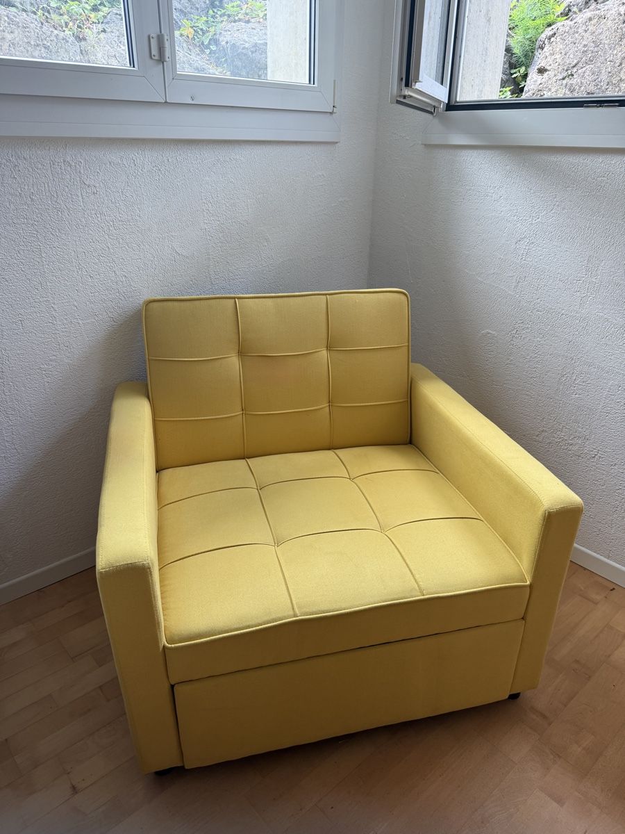 Gonser Poltrone: Sofa 1-er Sessel gelb Bettfunktion mit Hocker gebraucht – Usato da Müllheim Dorf venduto da Hoernlimann 1