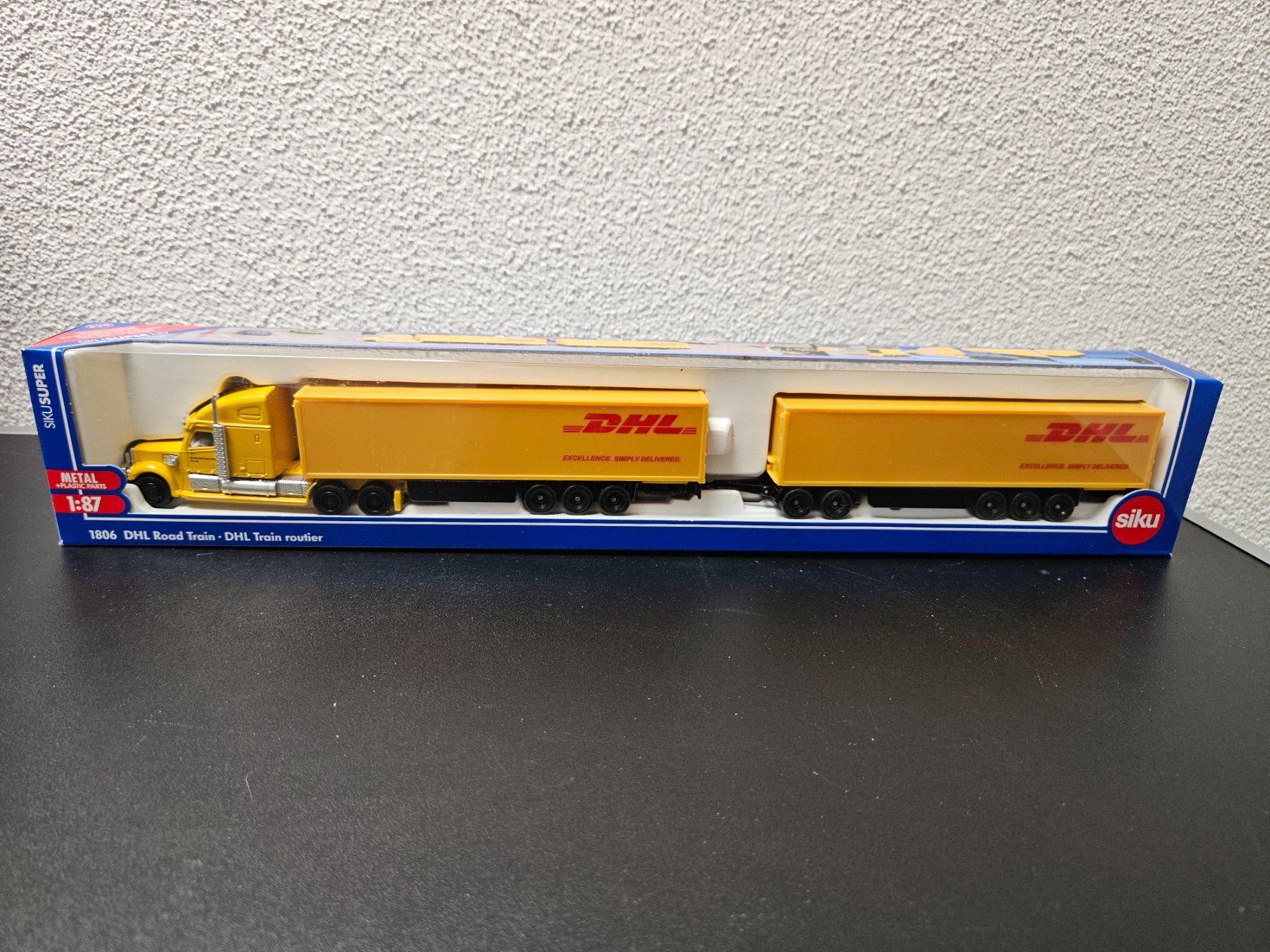 Siku Spielzeuge: Neu - Siku - 1806 - DHL Road Train – Neu und originalverpackt aus Dagmersellen von Jarsetz_Restposten