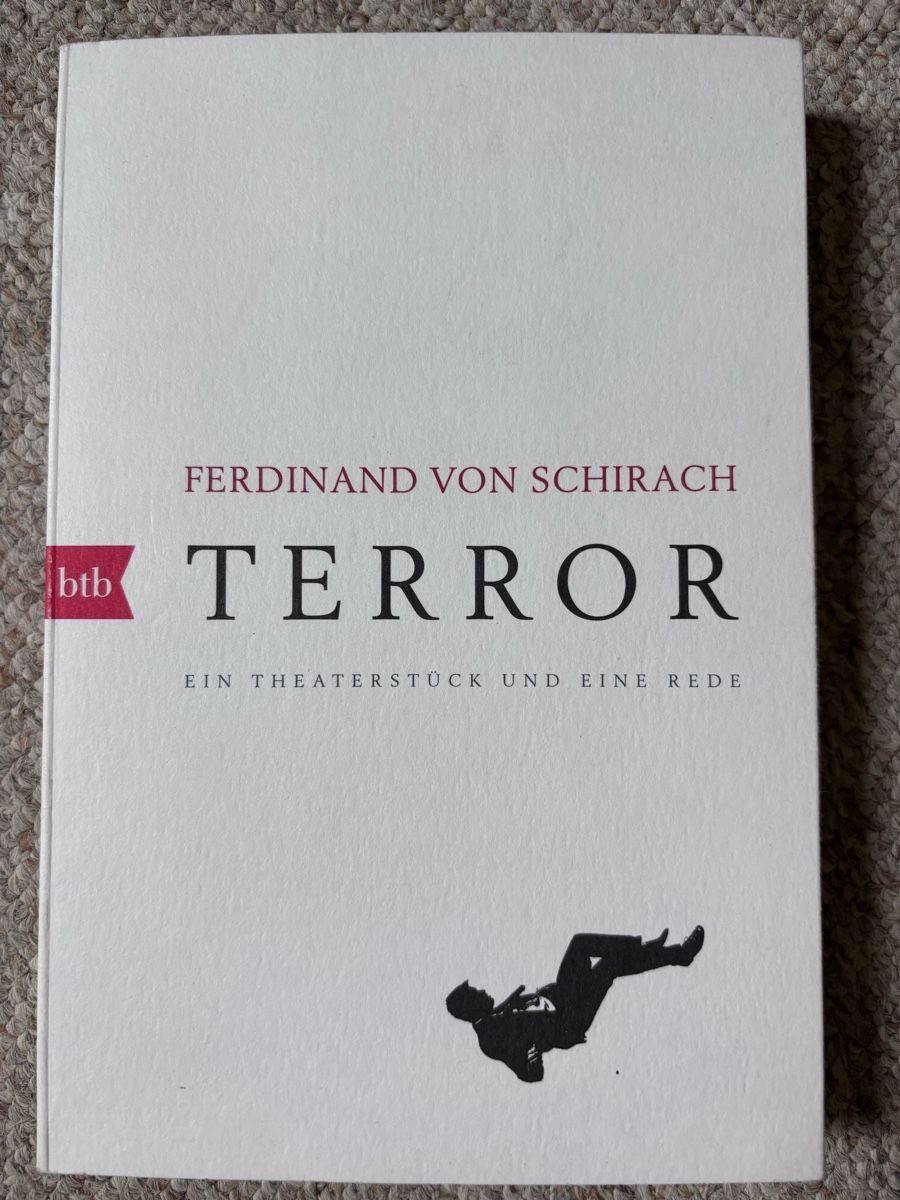 Libri: Ferdinand von Schirach TERROR Ein Theaterstck und eine Rede – Nuovo (secondo la descrizione) da Zumikon venduto da SaBaRo