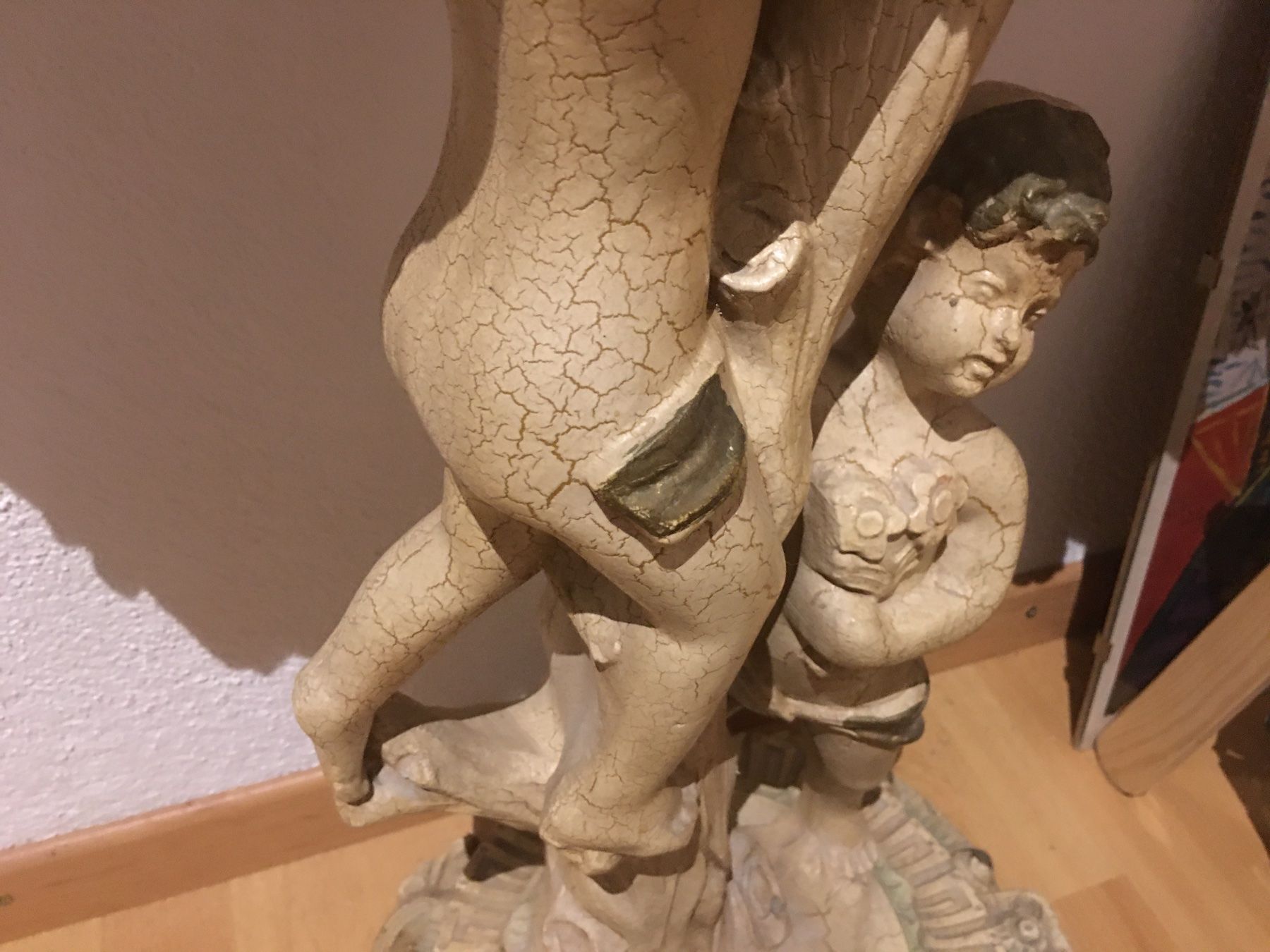 Cassettiere: Alter Spiegel und Tischchen mit Engeln – Usato da Rothrist venduto da bambus18 8