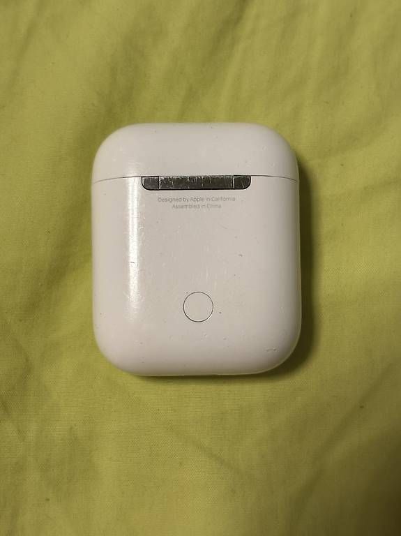 Apple Casques audio: Airpods 1 Gen – D'occasion à Therwil par OdvalaV2 2
